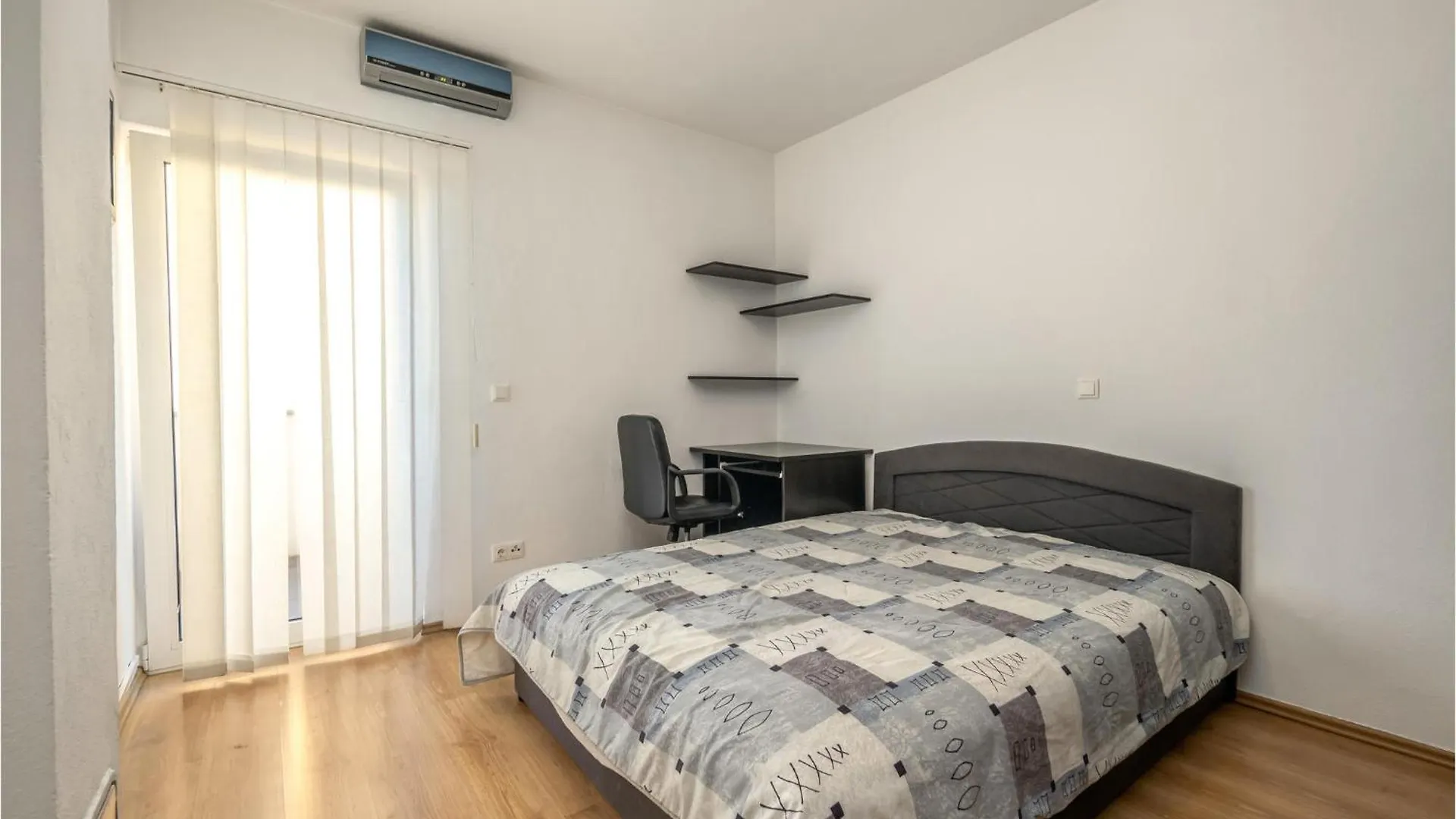 Nice Apartment In Crikvenica With House Sea View