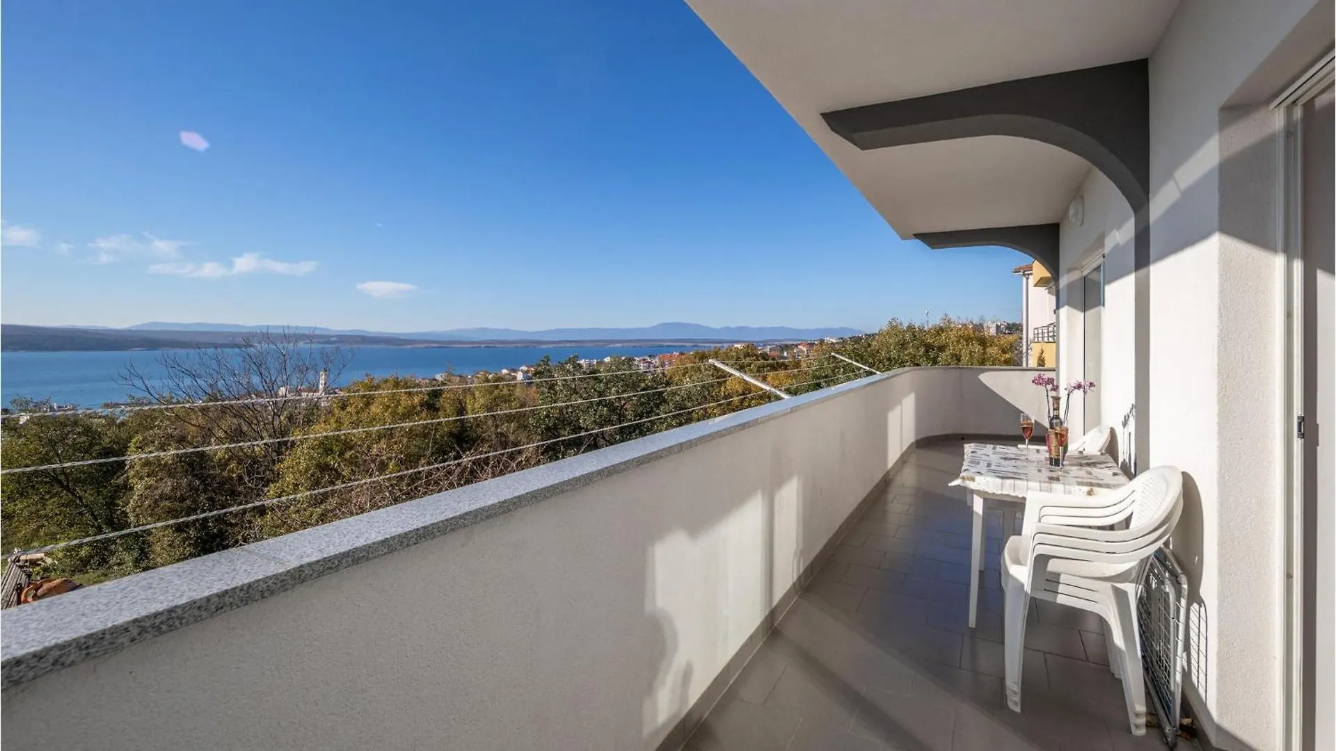 Nice Apartment In Crikvenica With House Sea View